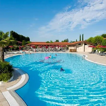 فندق Stunning With Garden And Shared Swimming Pool لينانو سابيادورو