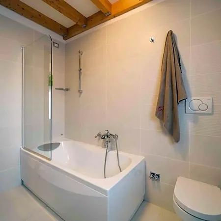 فندق Stunning With Garden And Shared Swimming Pool *
